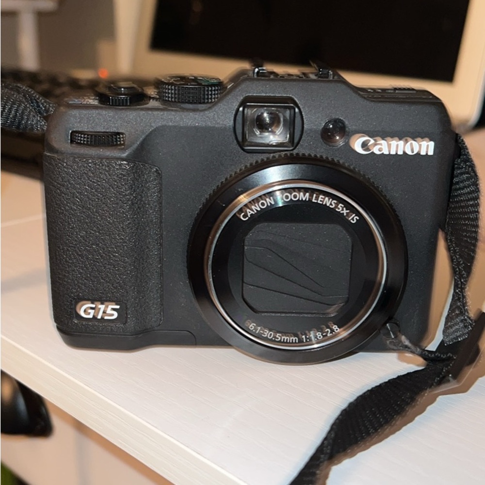 Canon G15 PowerShot Digital Camera in Black